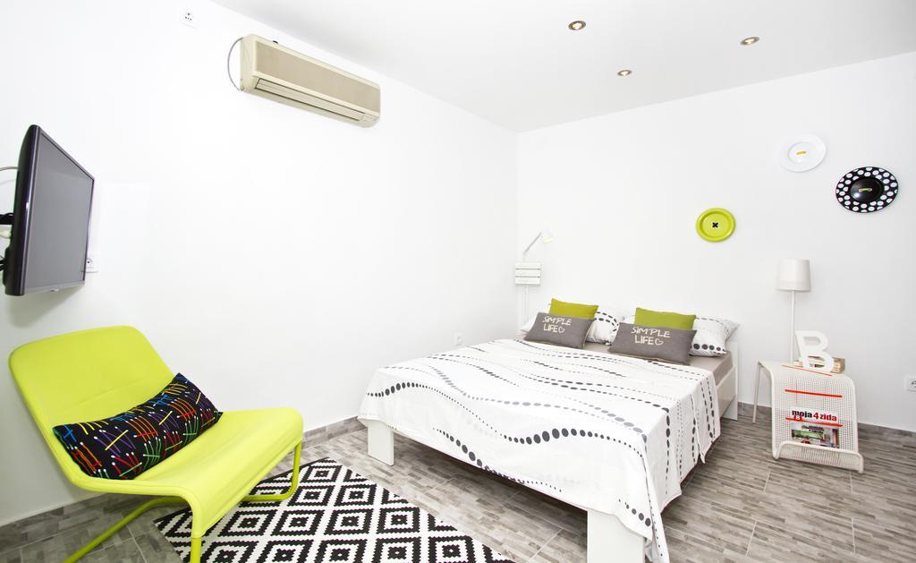 Apartment Shiny Love Split Room photo