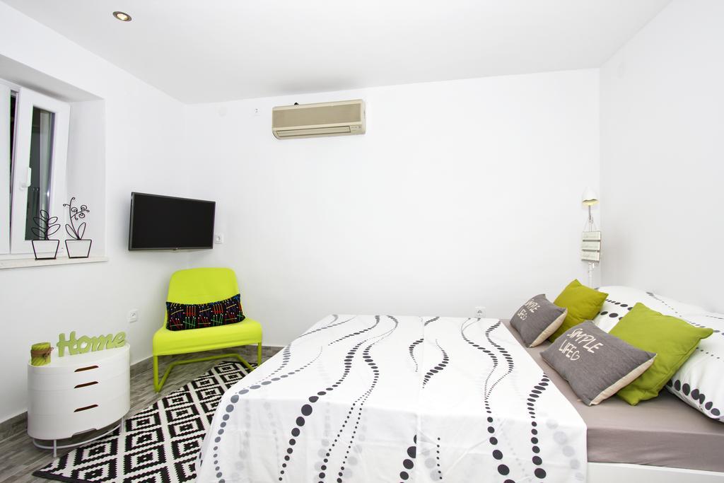 Apartment Shiny Love Split Room photo